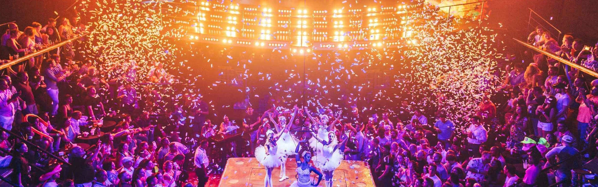 Promoción de precio local para Coco Bongo en Cancún.